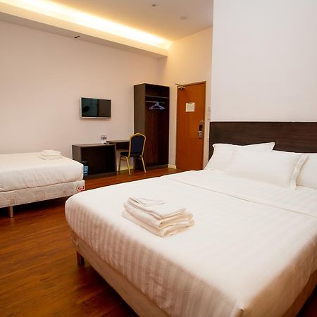Labuan Fortune Hotel Bagian luar foto